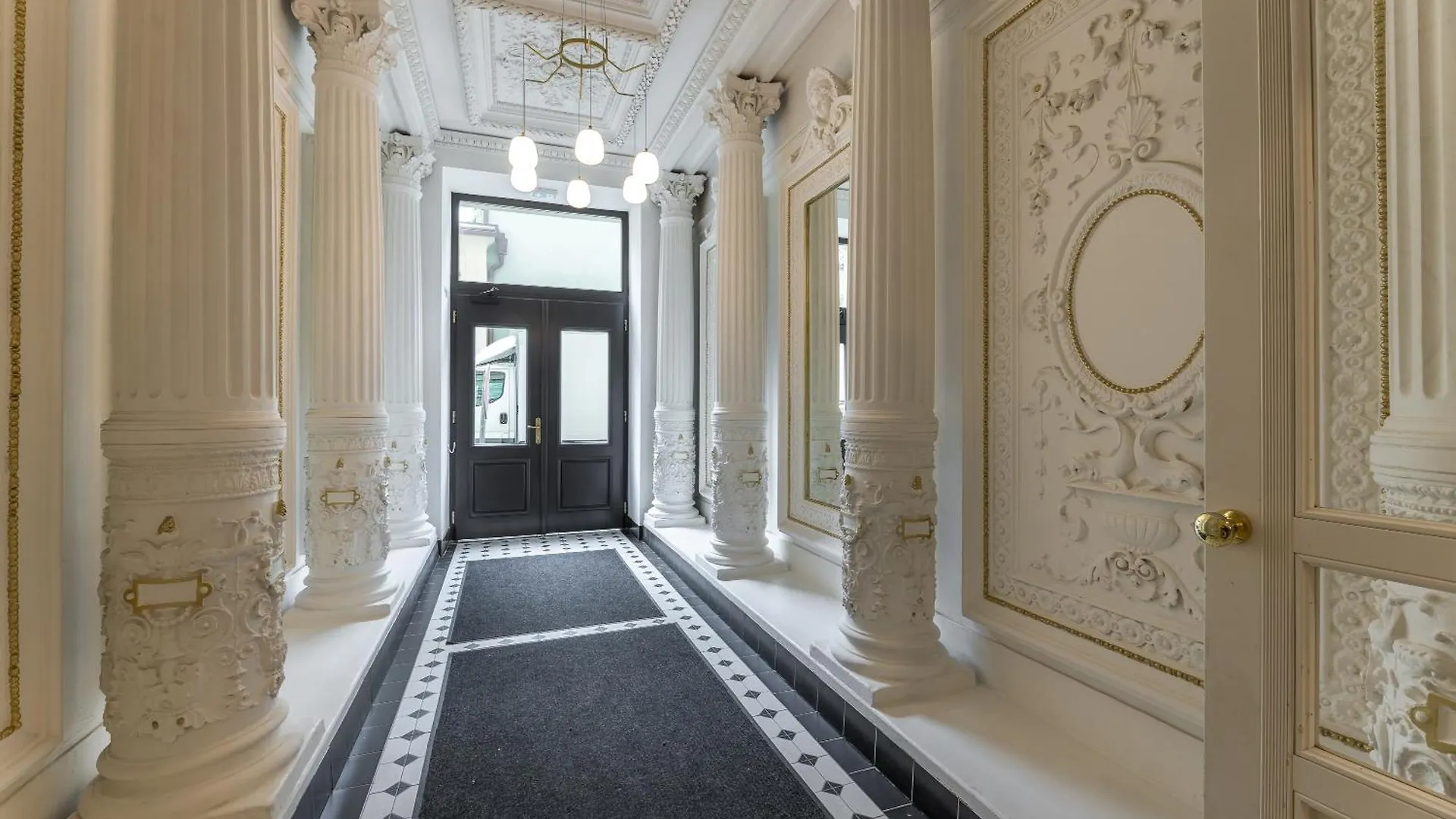 Modern Urban Room In The City Center Of براغ 0*,  جمهورية التشيك