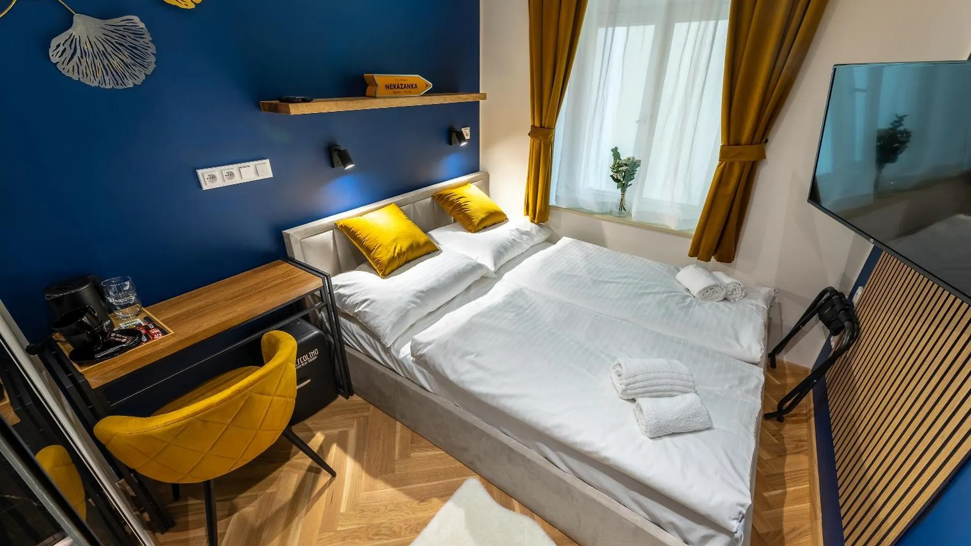 Modern Urban Room In The City Center Of براغ